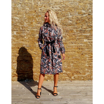 Liblika mustriga tuulemantel