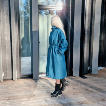 Ühevärviline parka